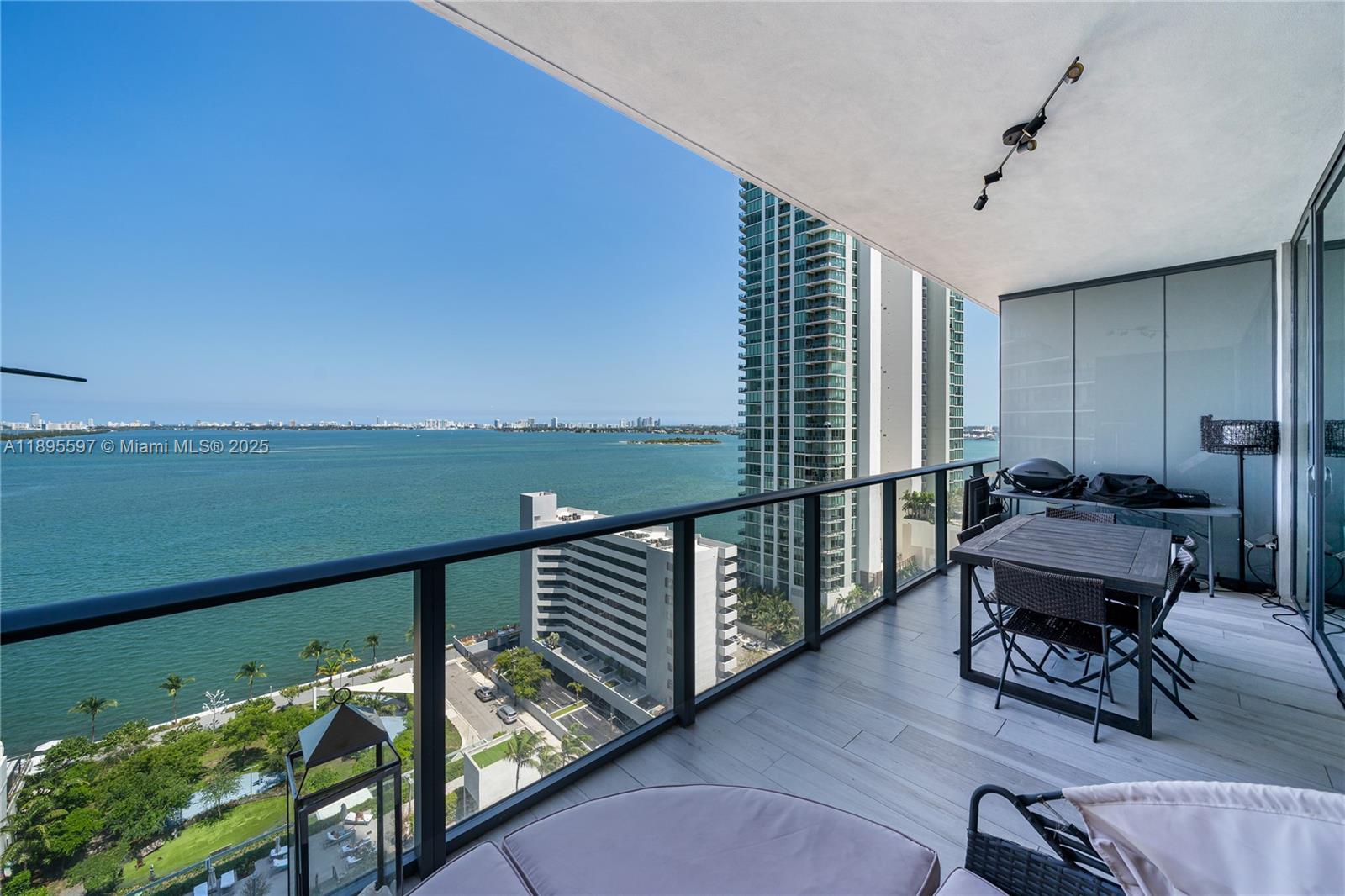 GRAN PARAISO CONDO - Residential