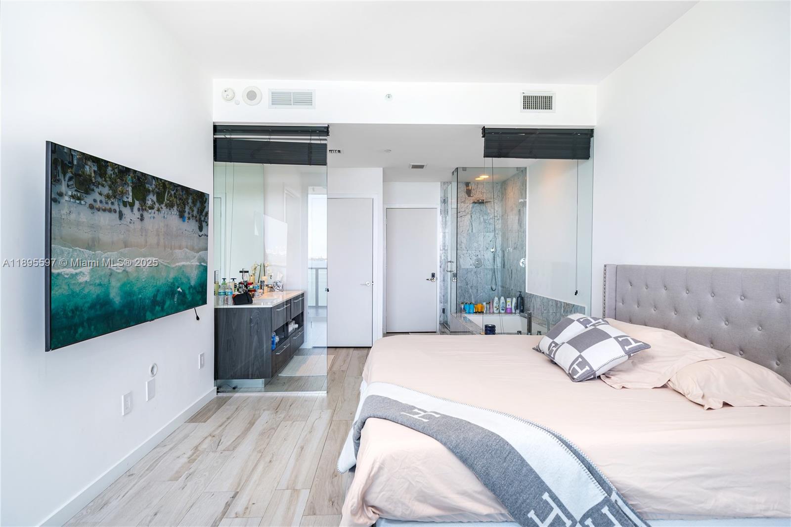GRAN PARAISO CONDO - Residential