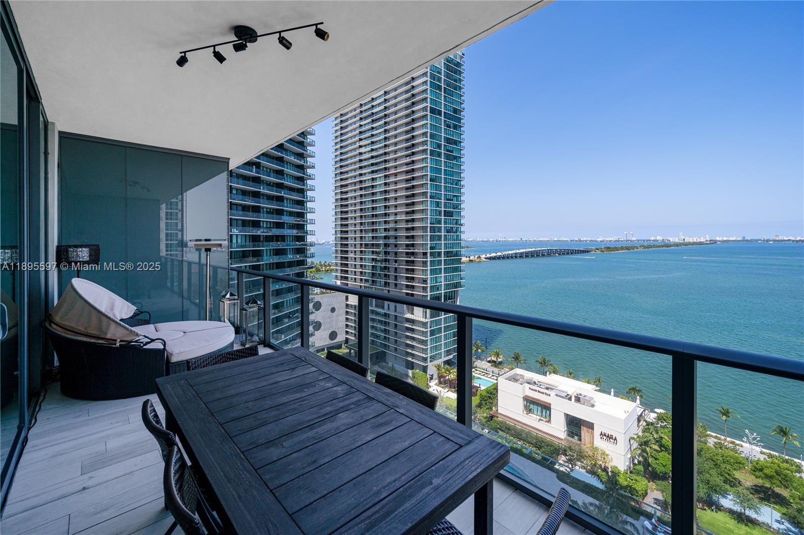 GRAN PARAISO CONDO - Residential
