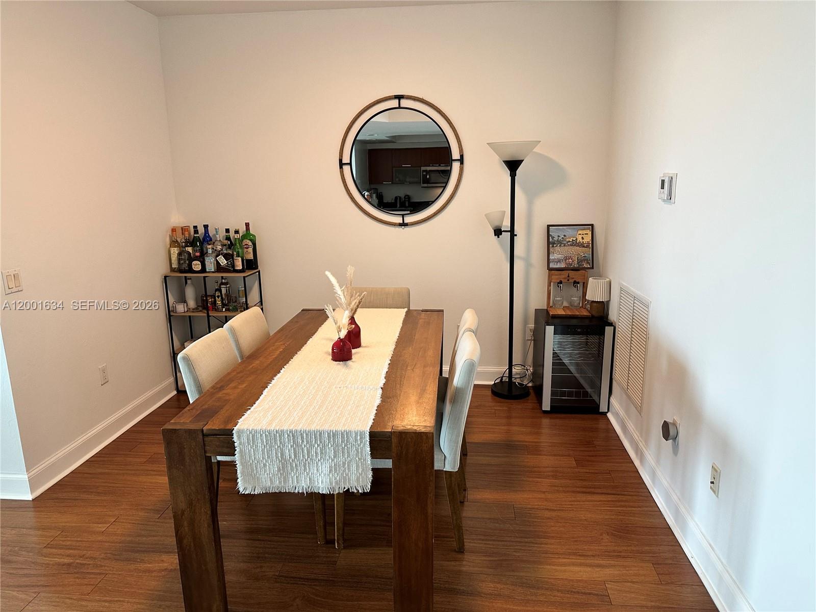 THE OAKS I CONDO - Residential Lease