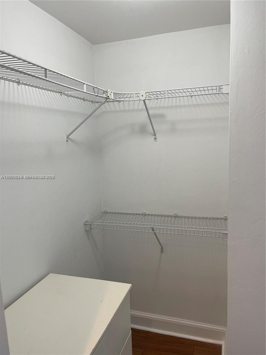 THE OAKS I CONDO - Residential Lease