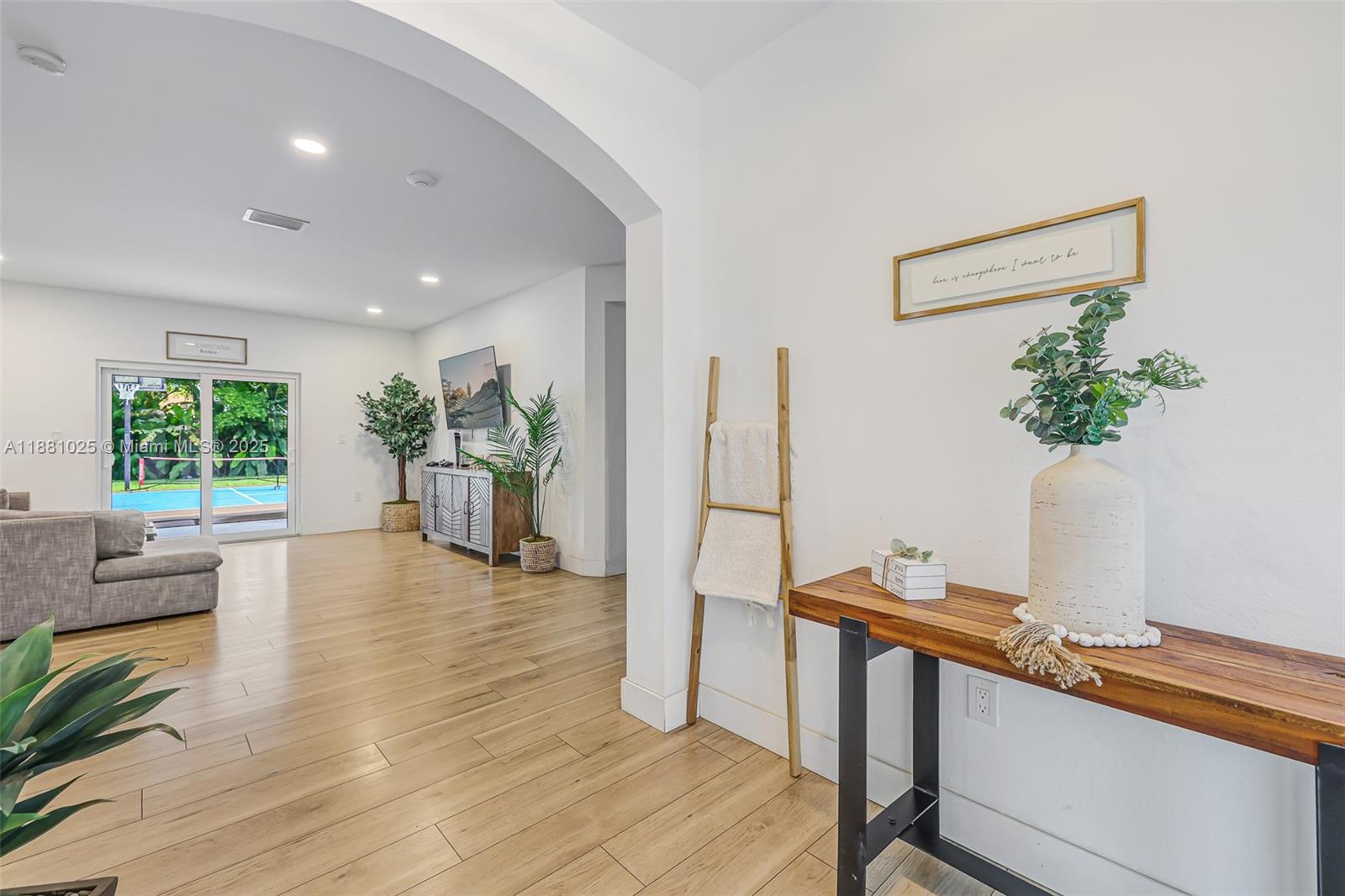 SO MIAMI GDN HEIGHTS - Residential