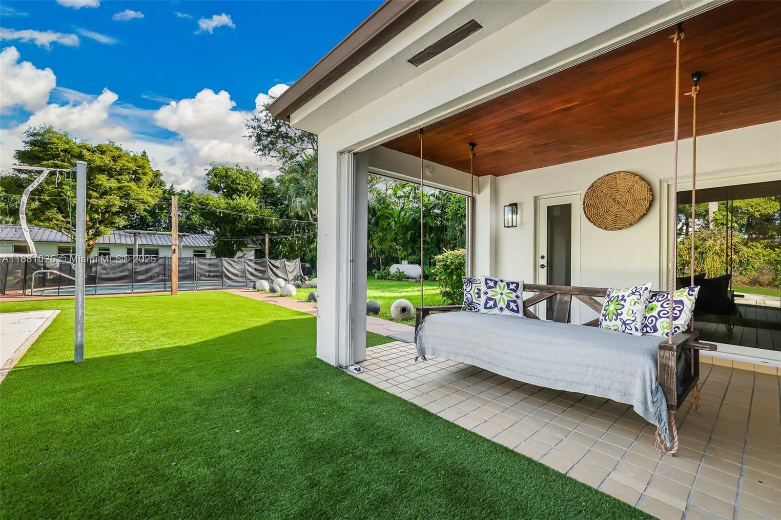 SO MIAMI GDN HEIGHTS - Residential