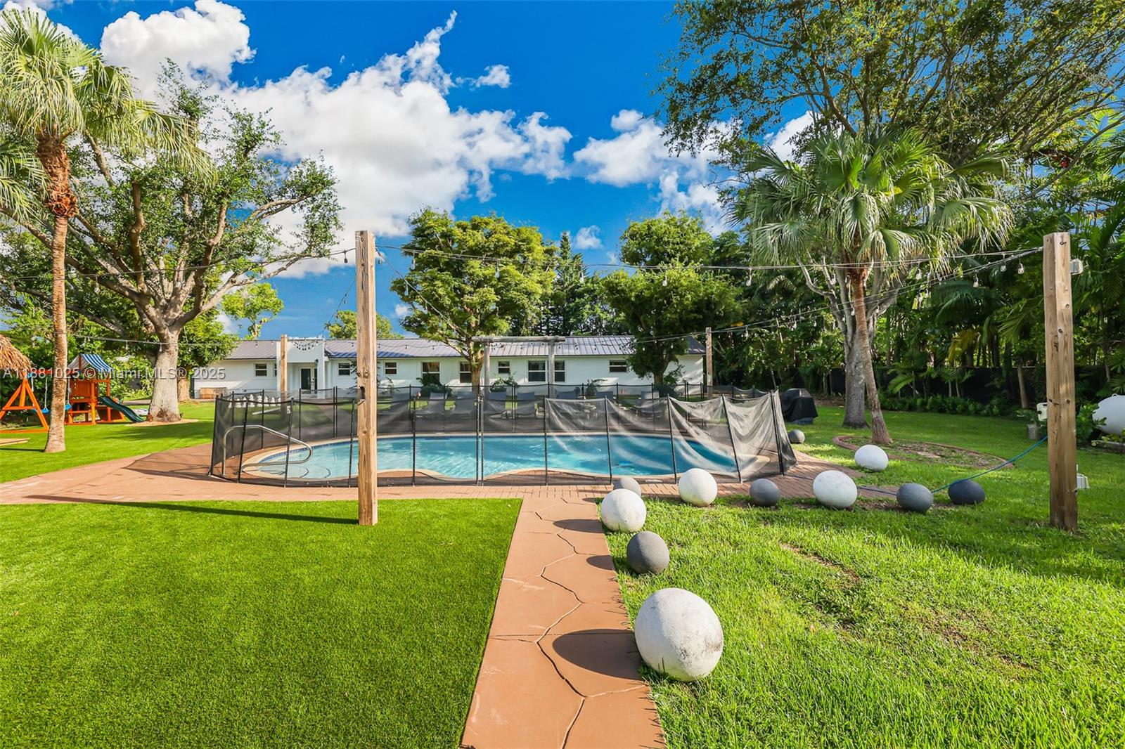 SO MIAMI GDN HEIGHTS - Residential