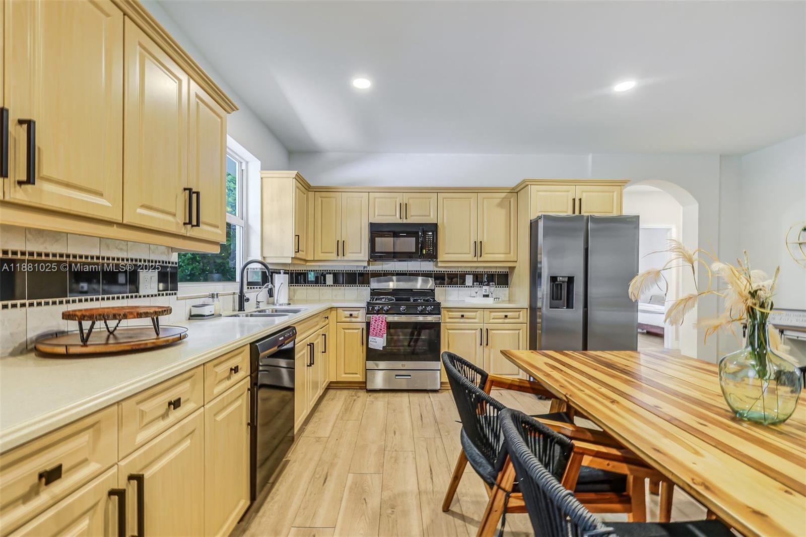 SO MIAMI GDN HEIGHTS - Residential