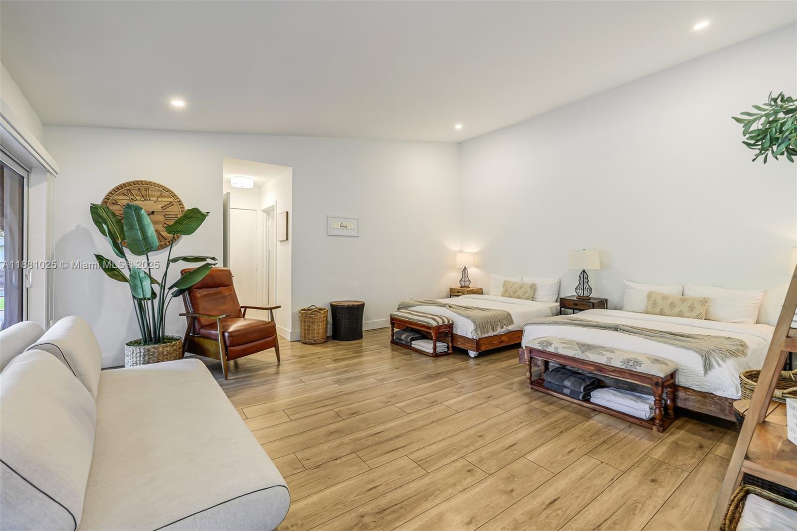 SO MIAMI GDN HEIGHTS - Residential