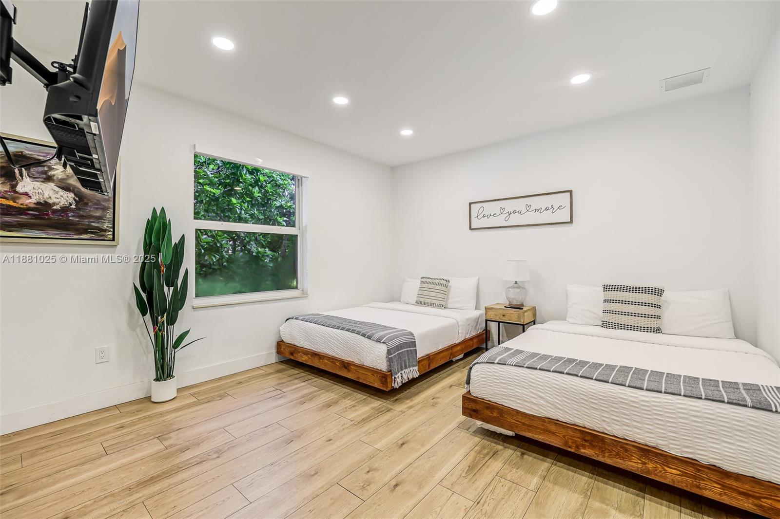 SO MIAMI GDN HEIGHTS - Residential