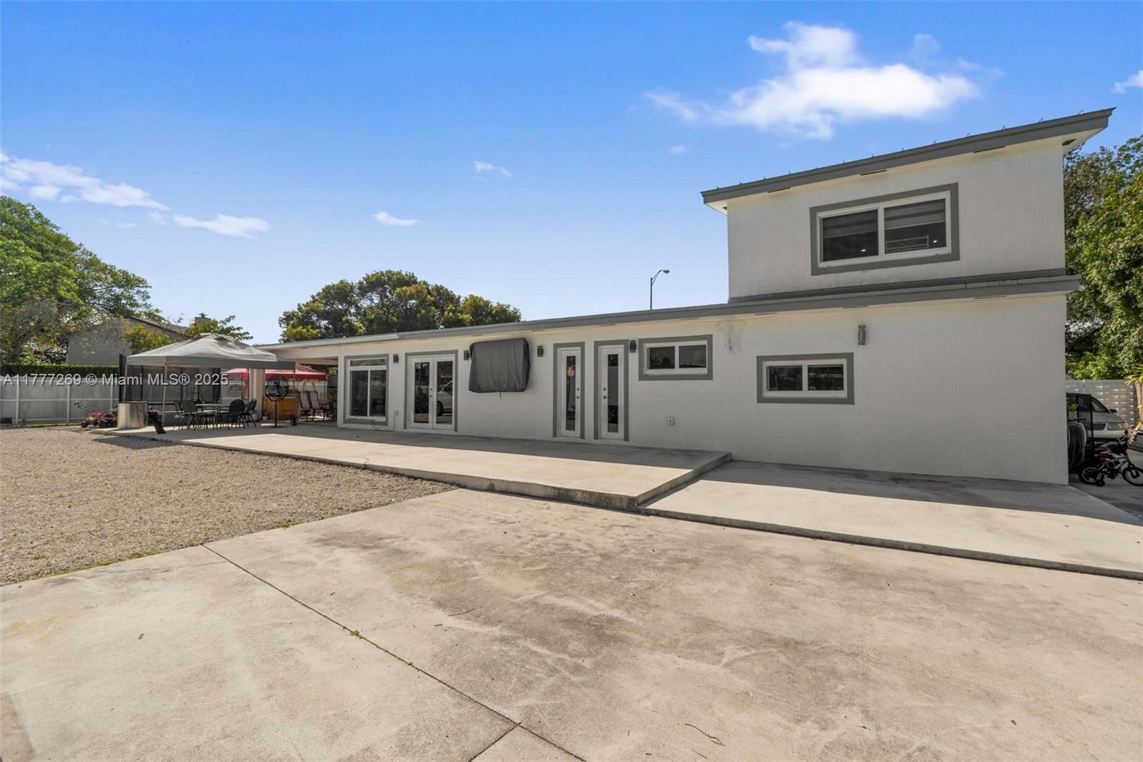 TROPICAL GARDENS ESTATES - Residential