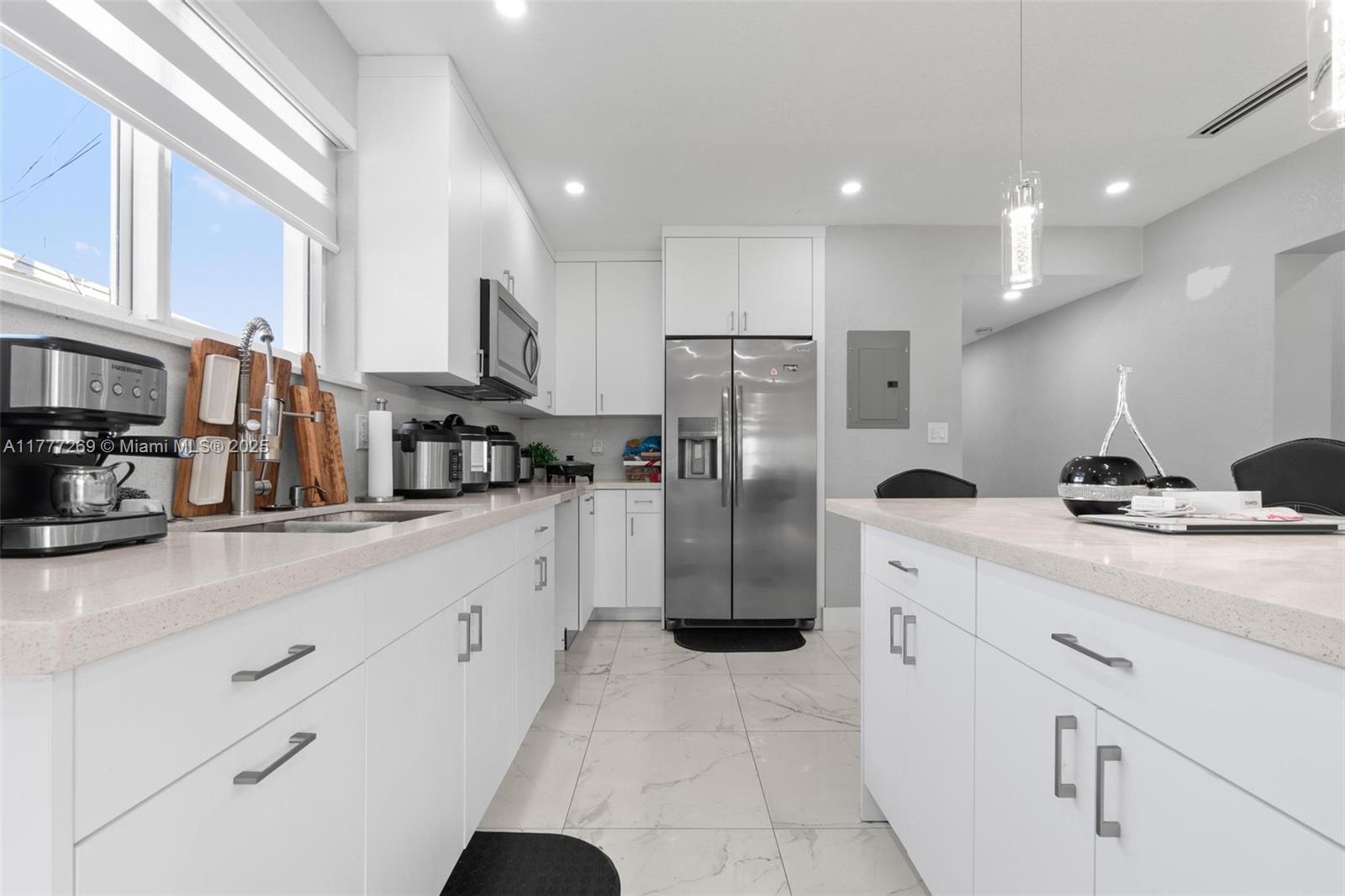 TROPICAL GARDENS ESTATES - Residential