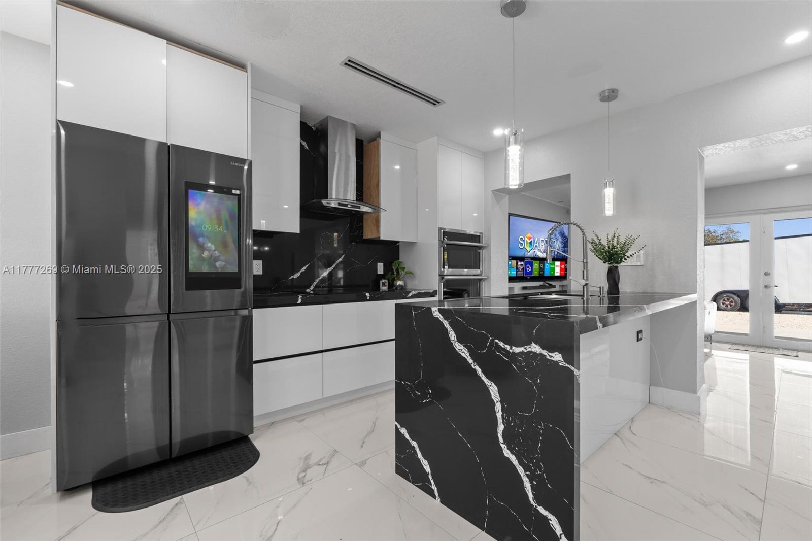 TROPICAL GARDENS ESTATES - Residential