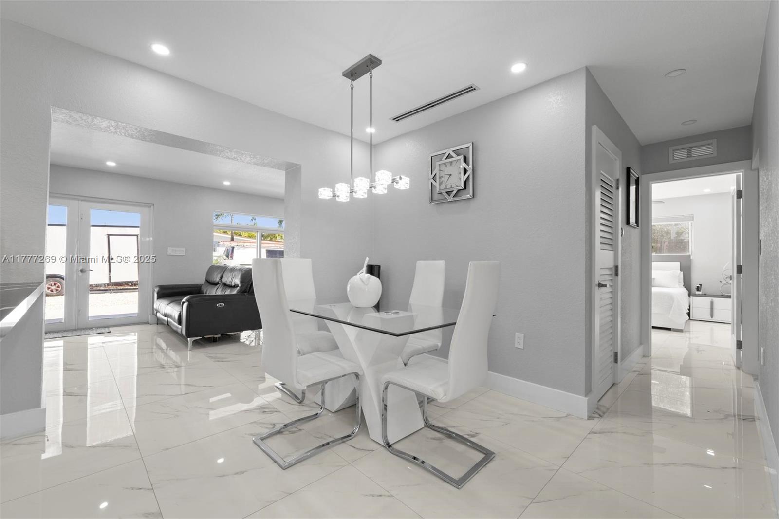 TROPICAL GARDENS ESTATES - Residential