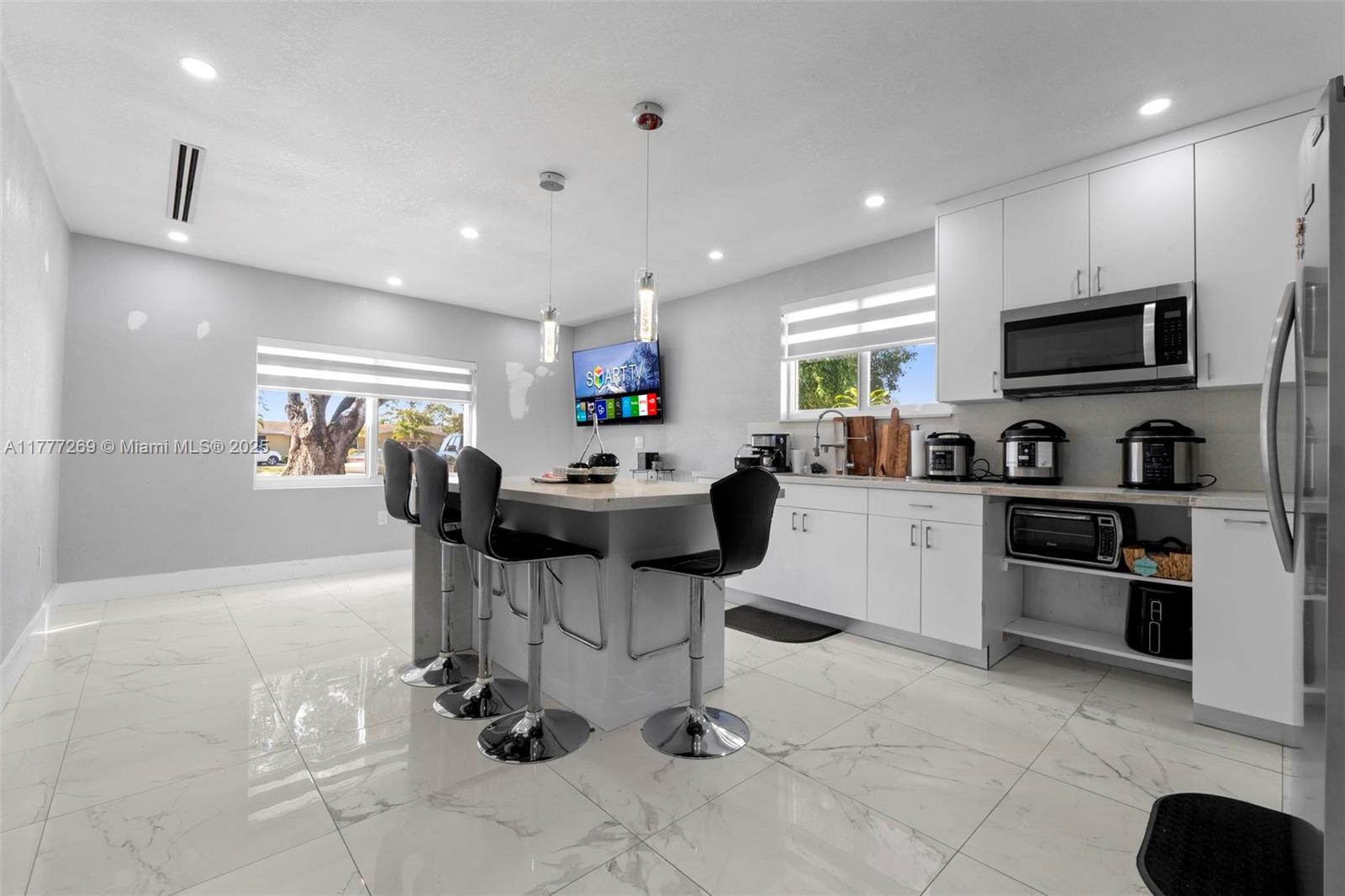 TROPICAL GARDENS ESTATES - Residential
