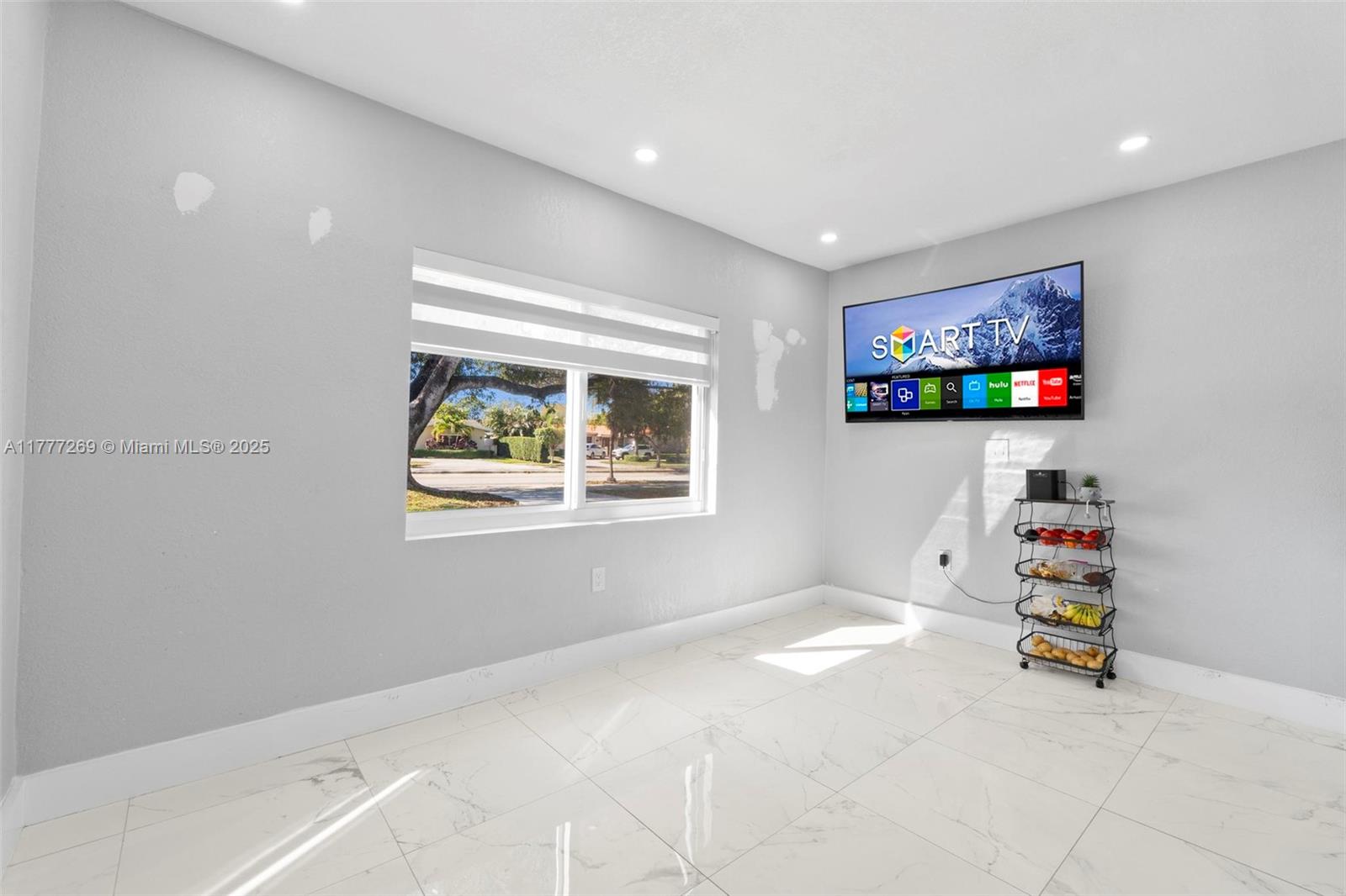 TROPICAL GARDENS ESTATES - Residential