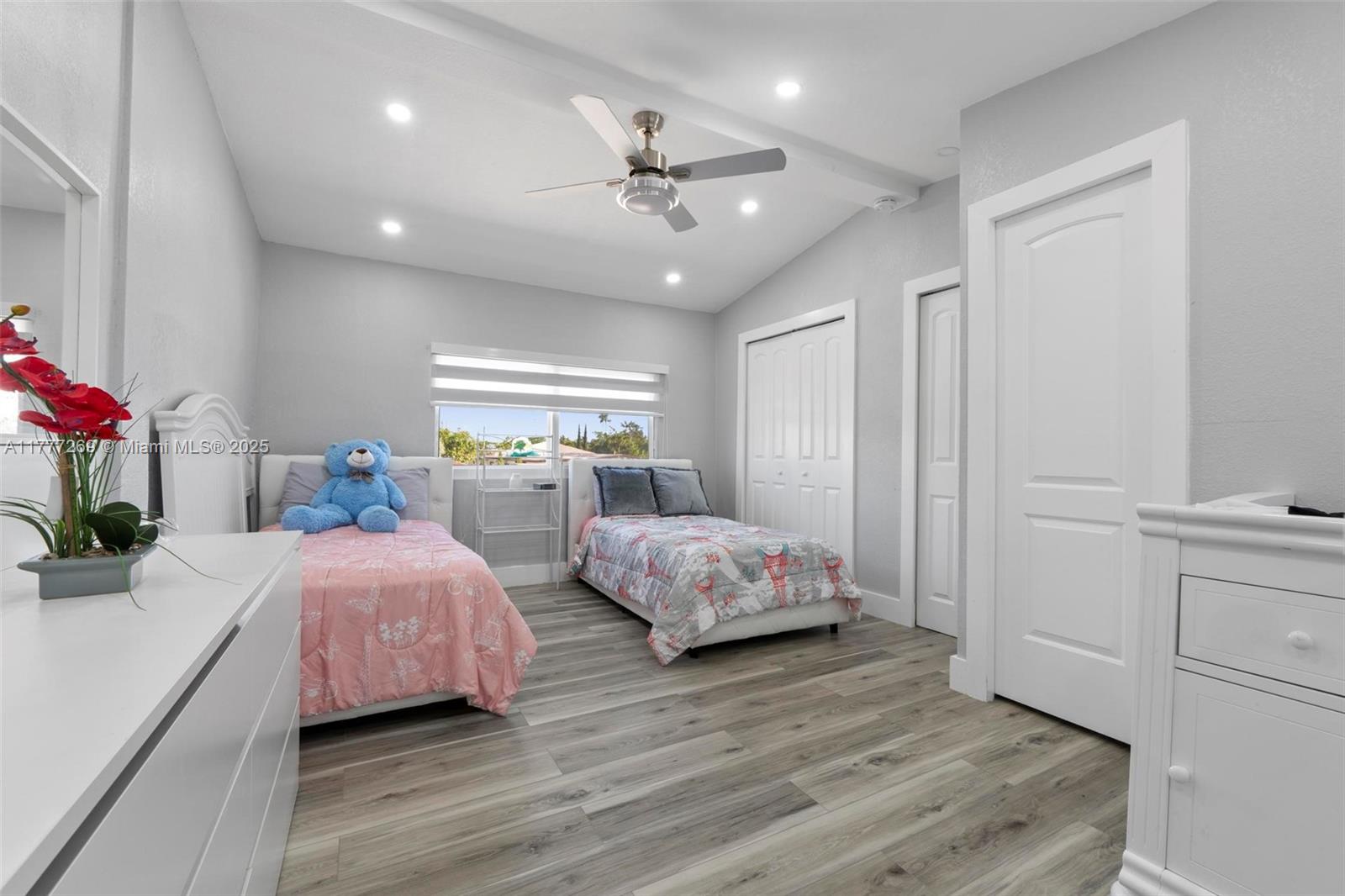 TROPICAL GARDENS ESTATES - Residential
