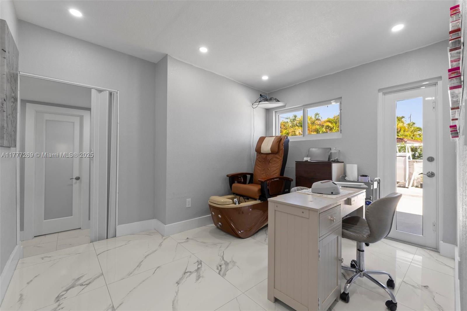 TROPICAL GARDENS ESTATES - Residential