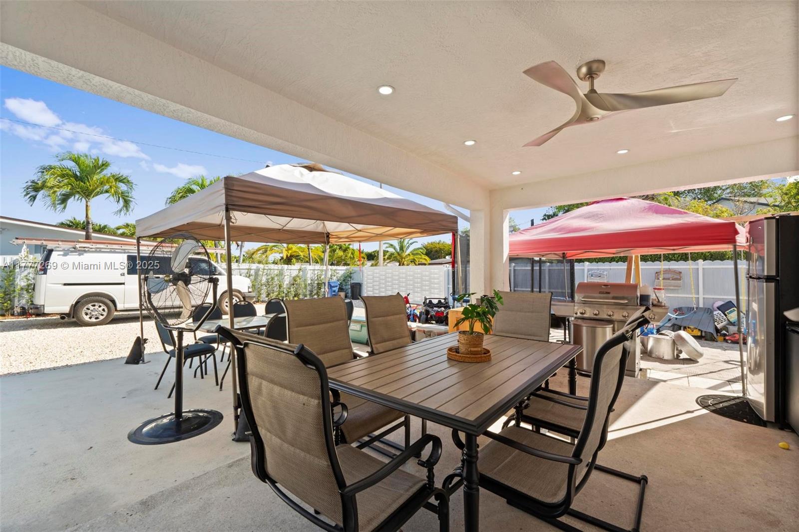 TROPICAL GARDENS ESTATES - Residential