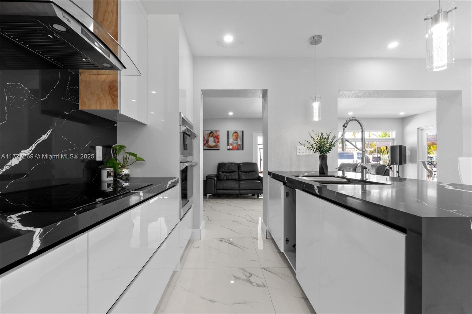 TROPICAL GARDENS ESTATES - Residential