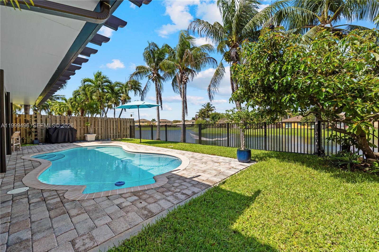 PELICAN BAY AT OLD CUTLER - Residential