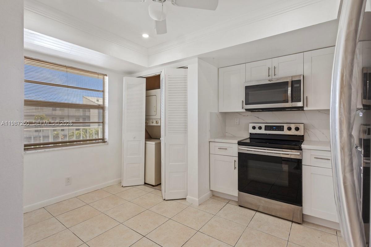 9 OF PALM SPRINGS 2 CONDO - Residential Lease