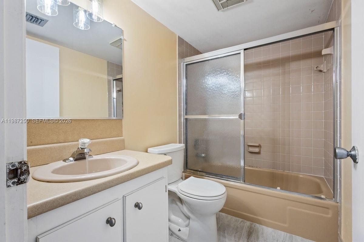 9 OF PALM SPRINGS 2 CONDO - Residential Lease