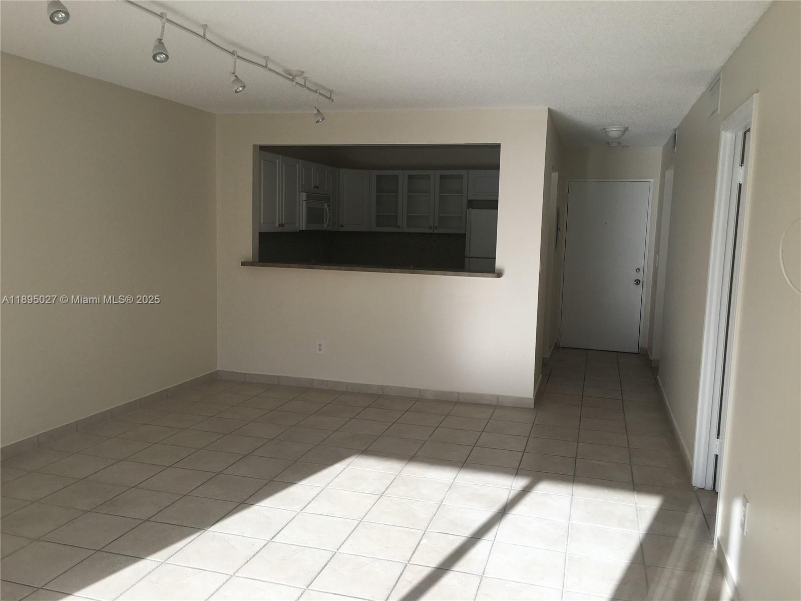 VILLAGE OF KINGS CREEK CO - Residential Lease