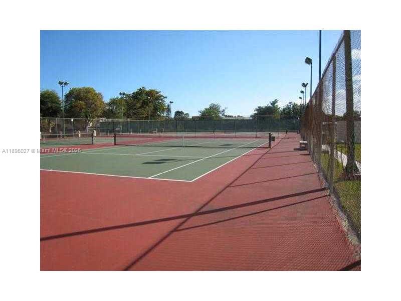VILLAGE OF KINGS CREEK CO - Residential Lease