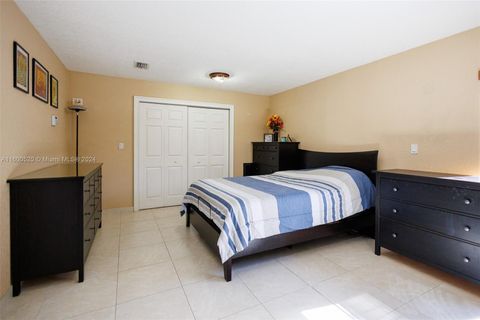 Single Family Residence in Miami FL 18366 138th Ct 15.jpg