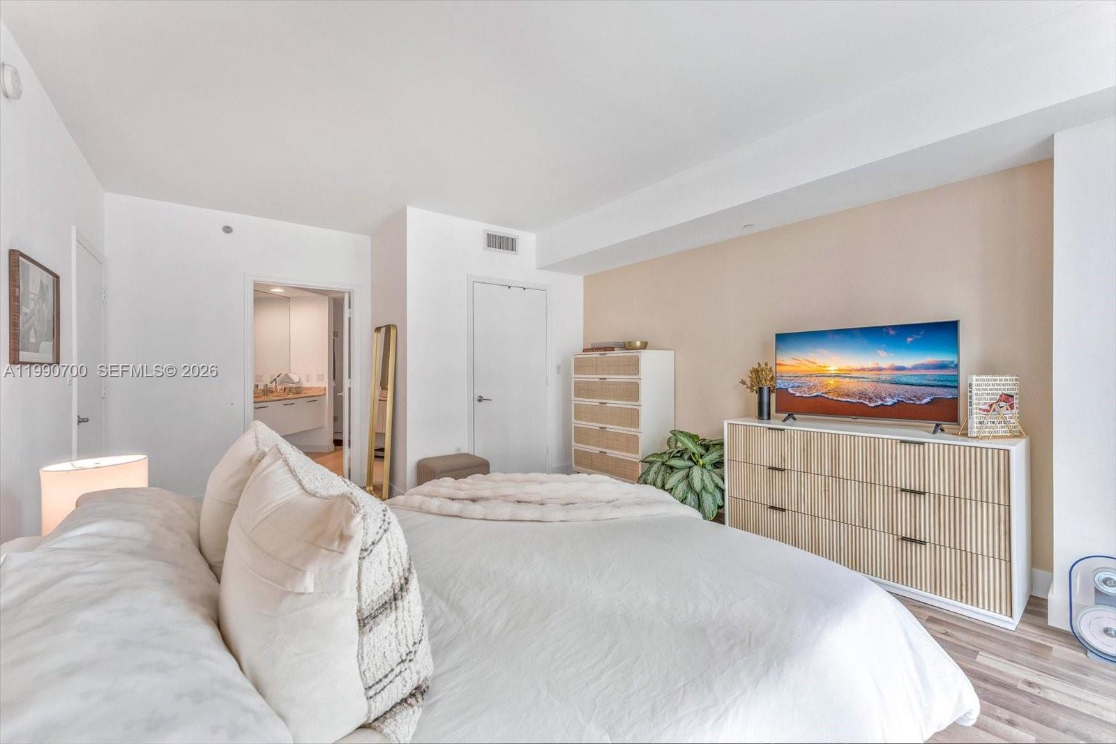 500 BRICKELL EAST CONDO - Residential