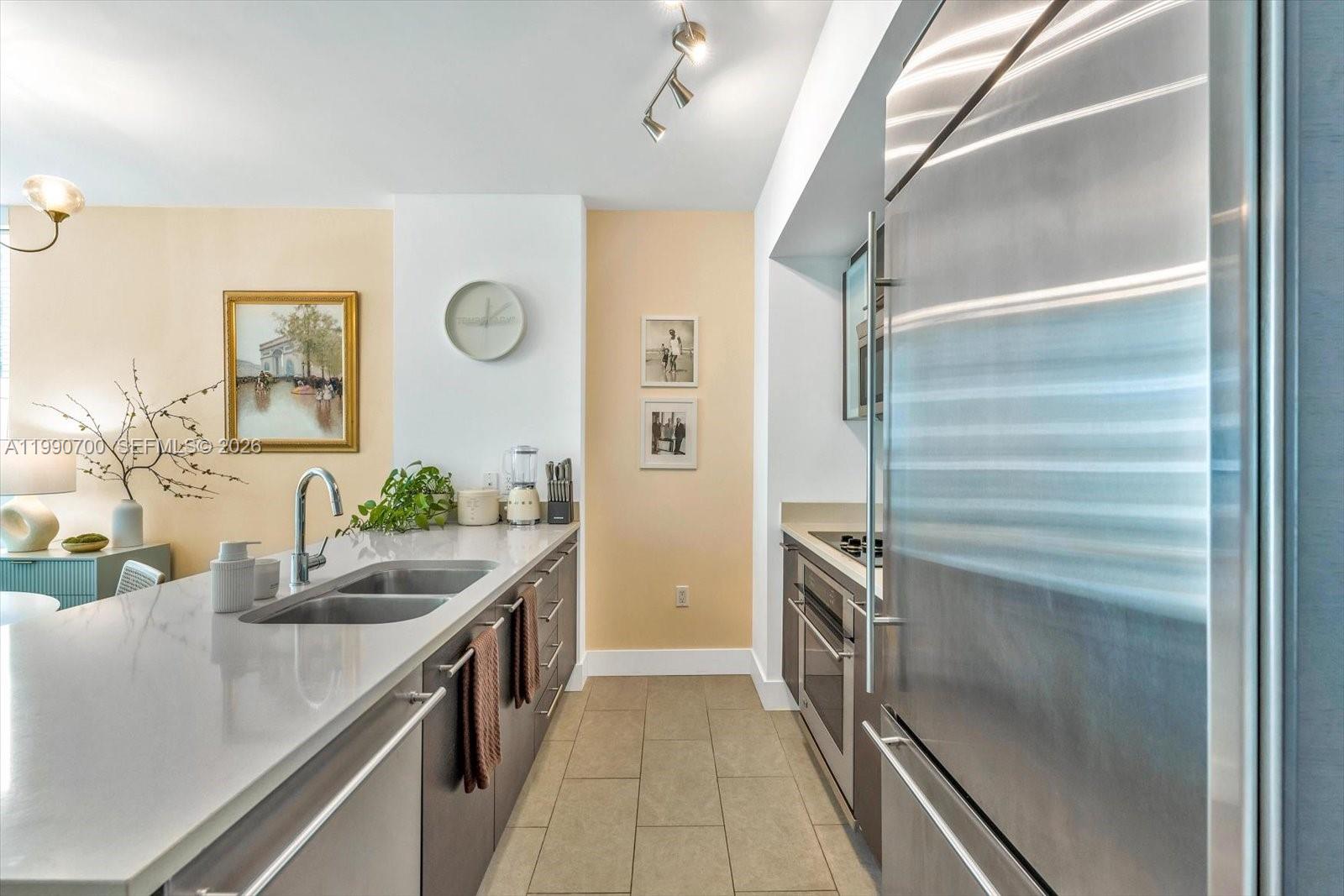 500 BRICKELL EAST CONDO - Residential