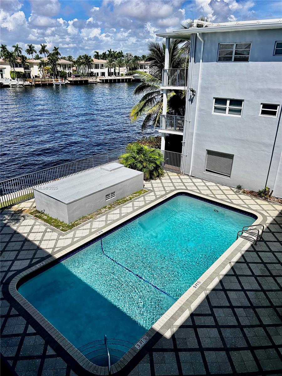 WATERWAY @ HOLLYWOOD BEAC - Residential Lease
