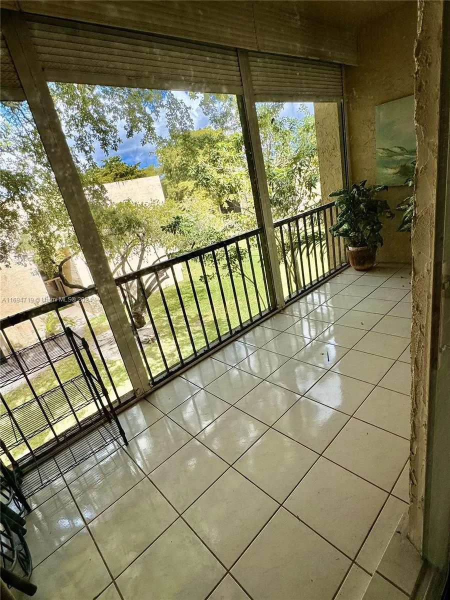 Miami, Florida 33173, United States, 1 Bedroom Bedrooms, ,2 BathroomsBathrooms,Residential,Pending,32398