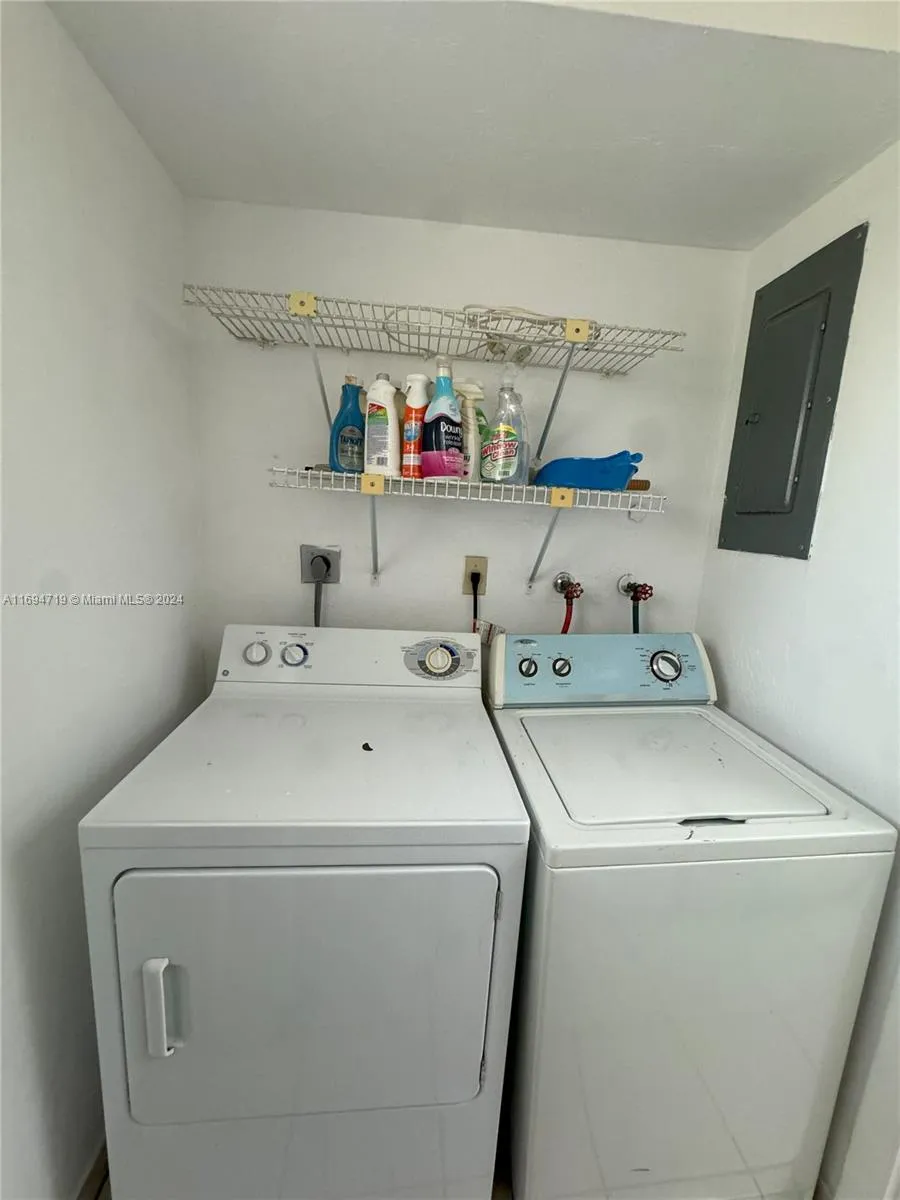 Miami, Florida 33173, United States, 1 Bedroom Bedrooms, ,2 BathroomsBathrooms,Residential,Pending,32398