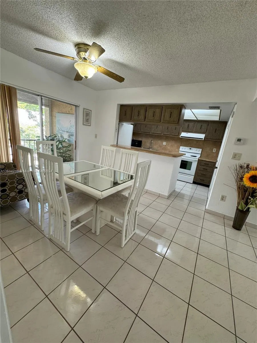 Miami, Florida 33173, United States, 1 Bedroom Bedrooms, ,2 BathroomsBathrooms,Residential,Pending,32398
