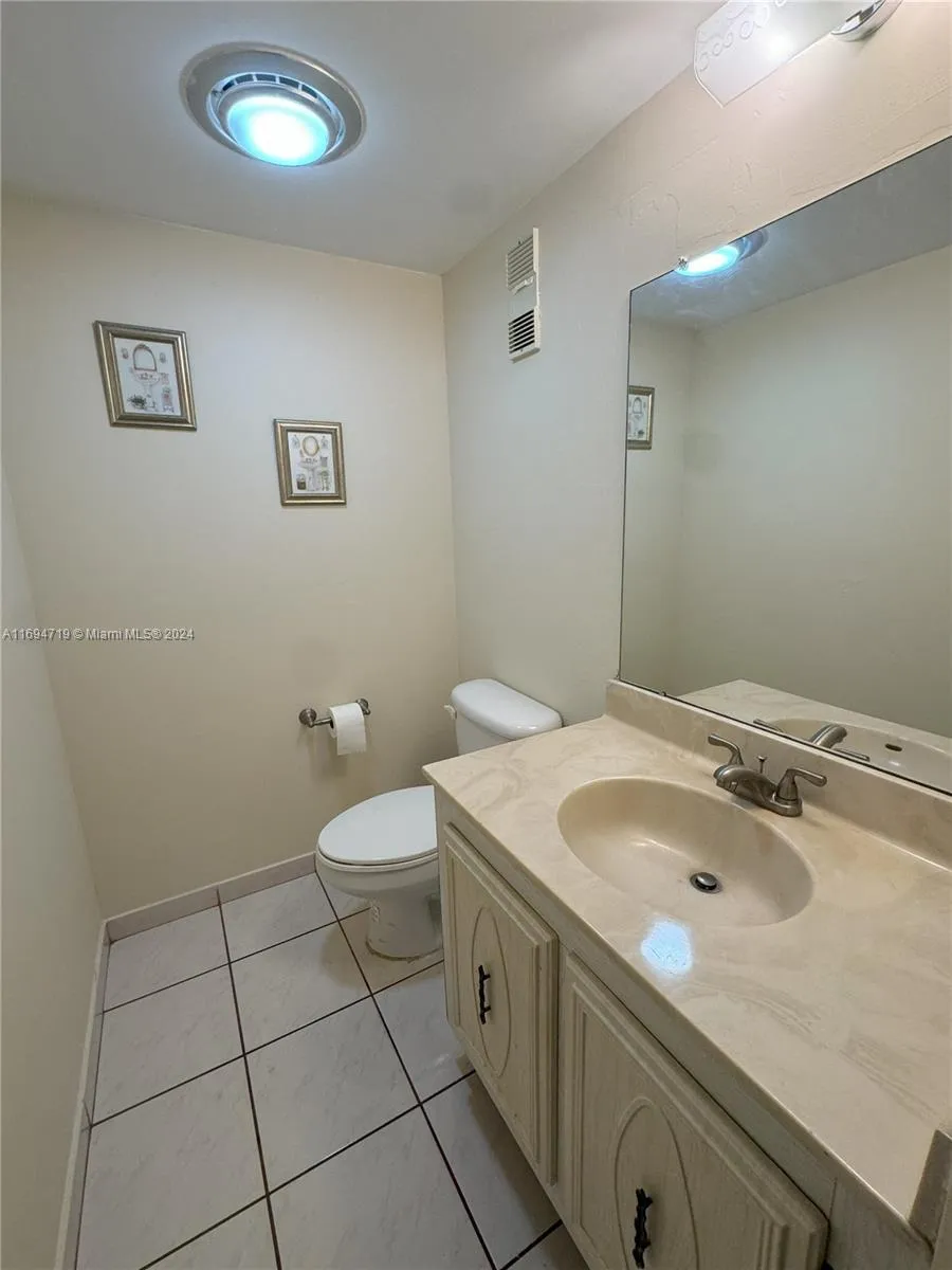 Miami, Florida 33173, United States, 1 Bedroom Bedrooms, ,2 BathroomsBathrooms,Residential,Pending,32398