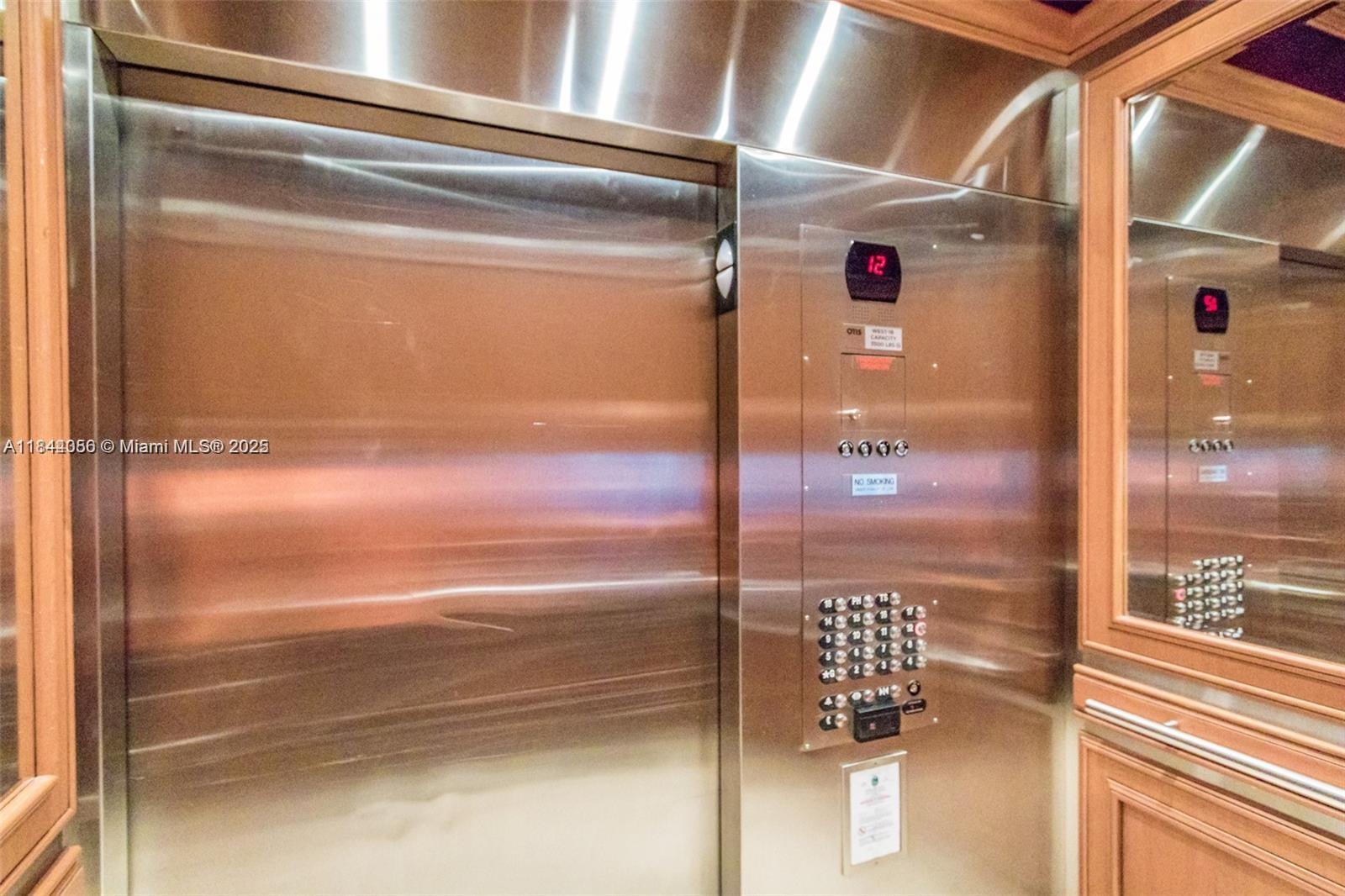 ST TROPEZ ON THE BAY III - Residential