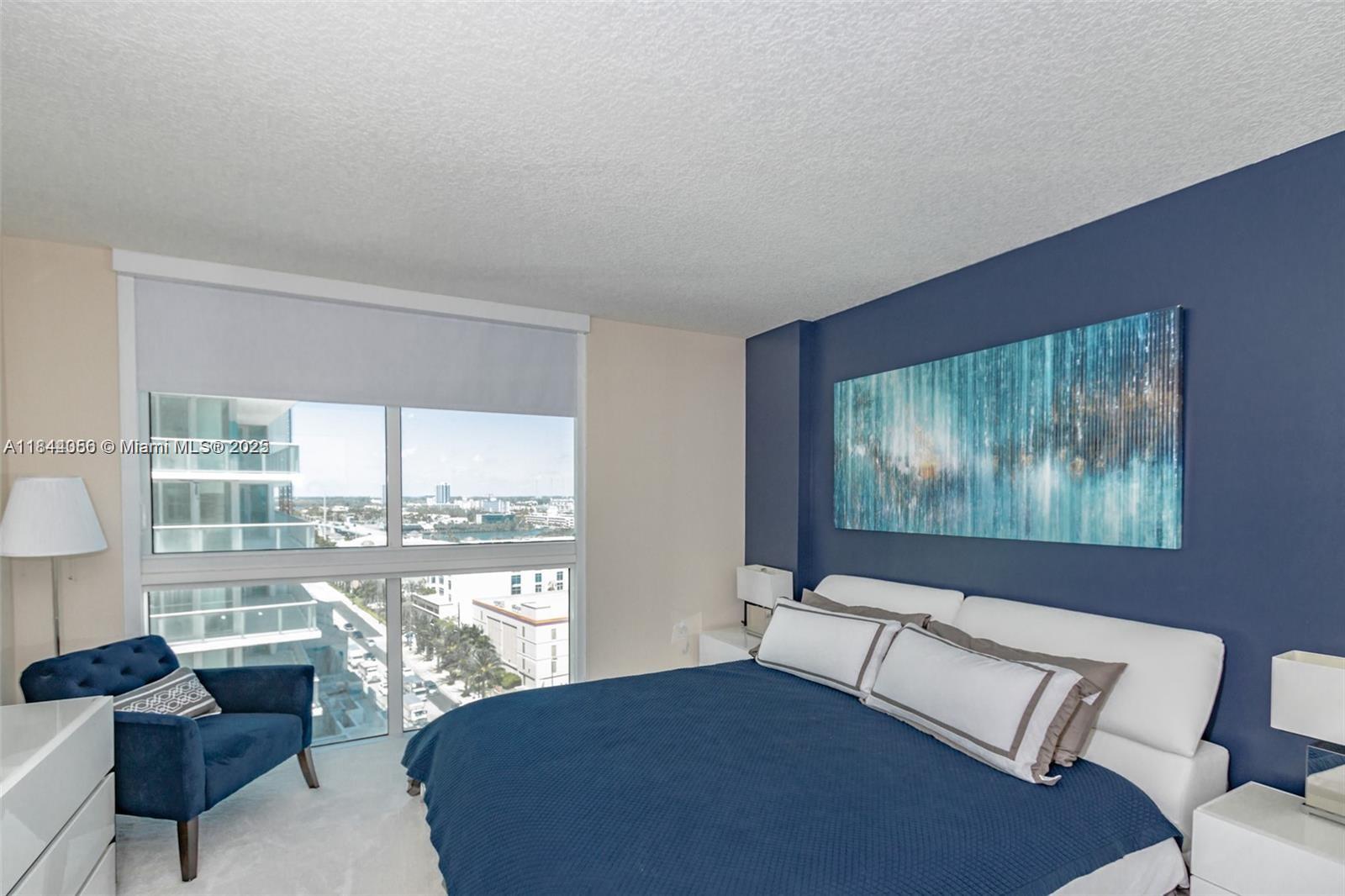 ST TROPEZ ON THE BAY III - Residential