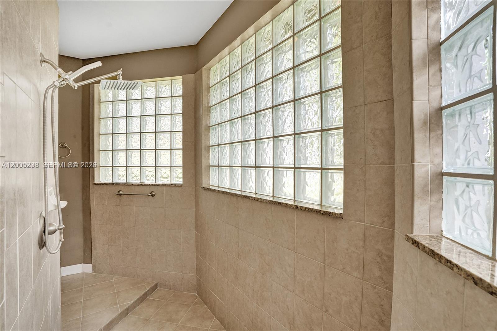 CHELSEA AT KENSINGTON - Residential