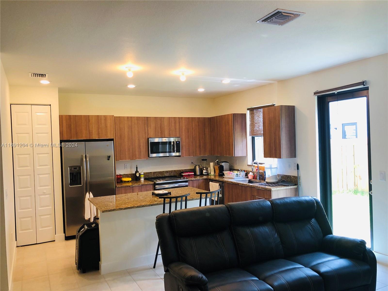 GRAND BAY SOUTH TOWNHOMES - Residential