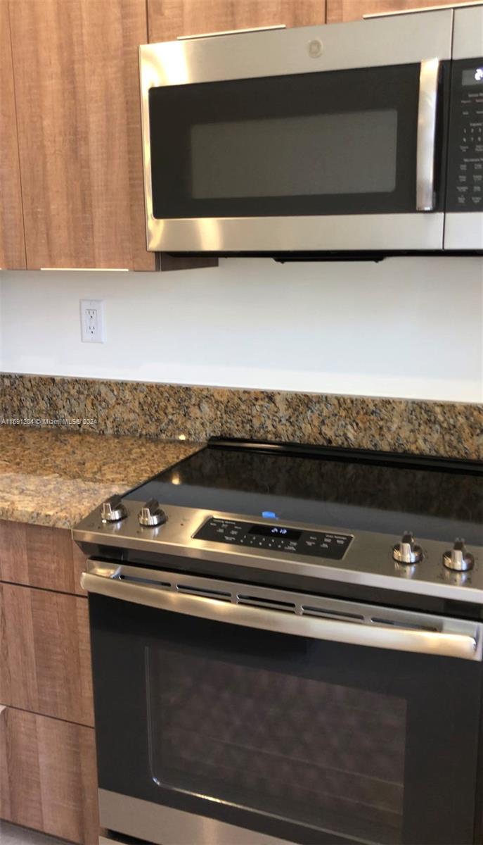 GRAND BAY SOUTH TOWNHOMES - Residential