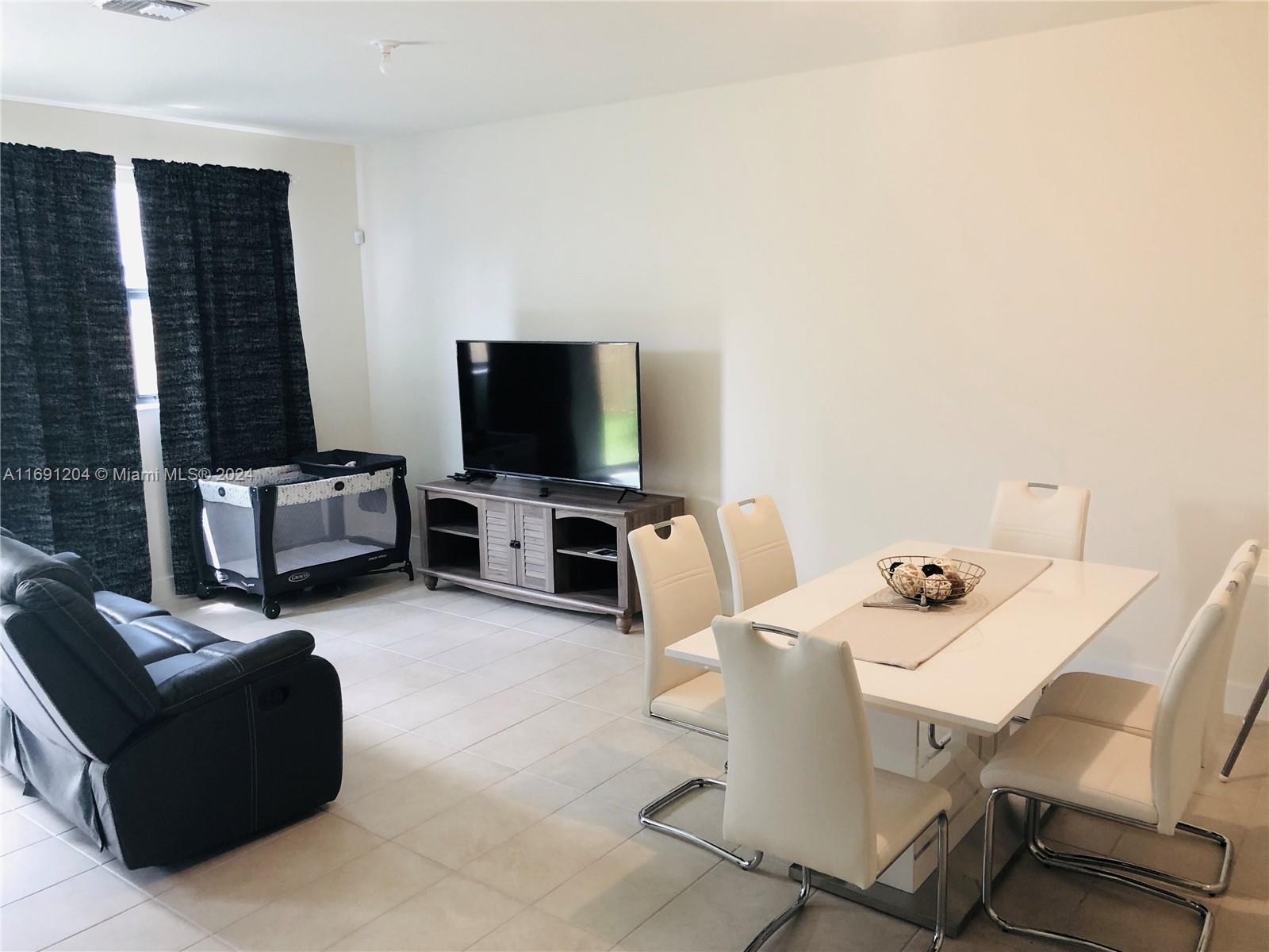 GRAND BAY SOUTH TOWNHOMES - Residential