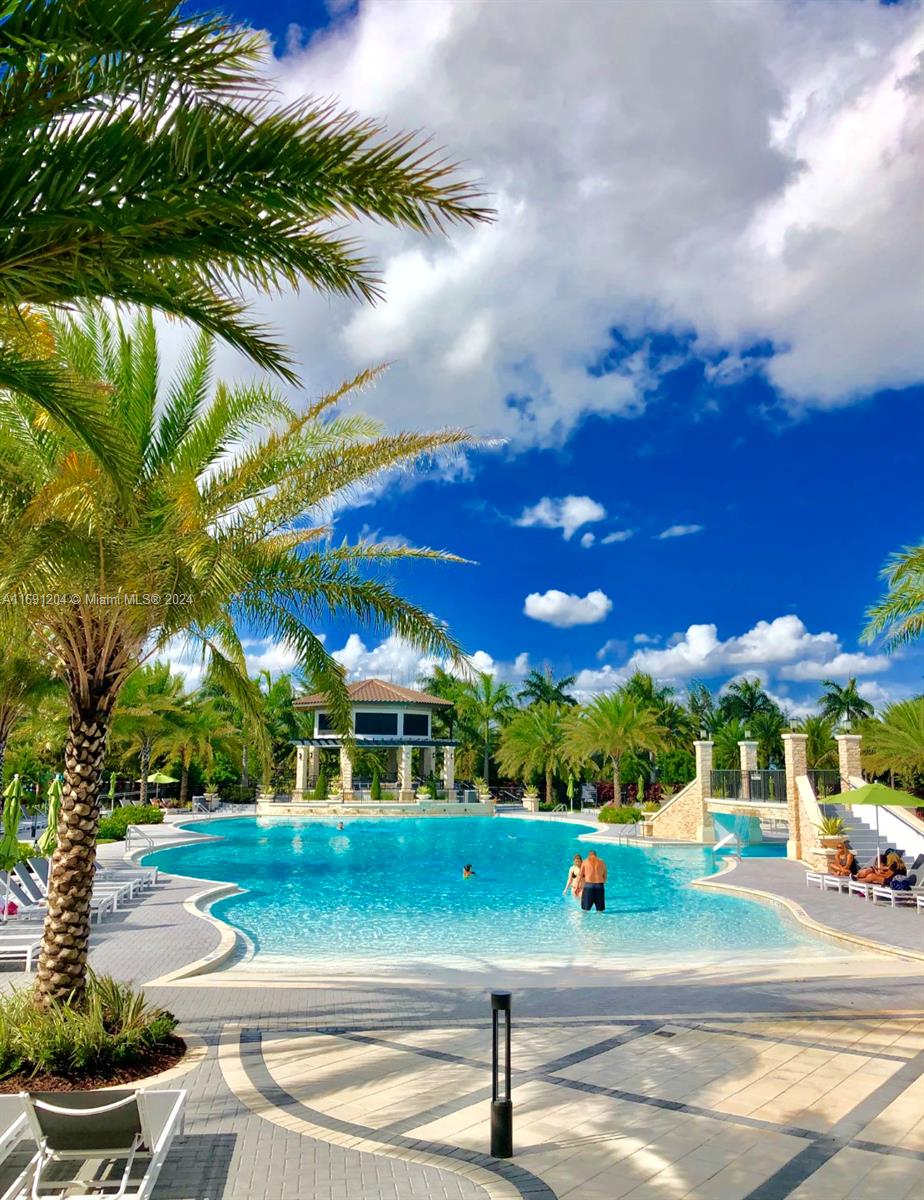 GRAND BAY SOUTH TOWNHOMES - Residential