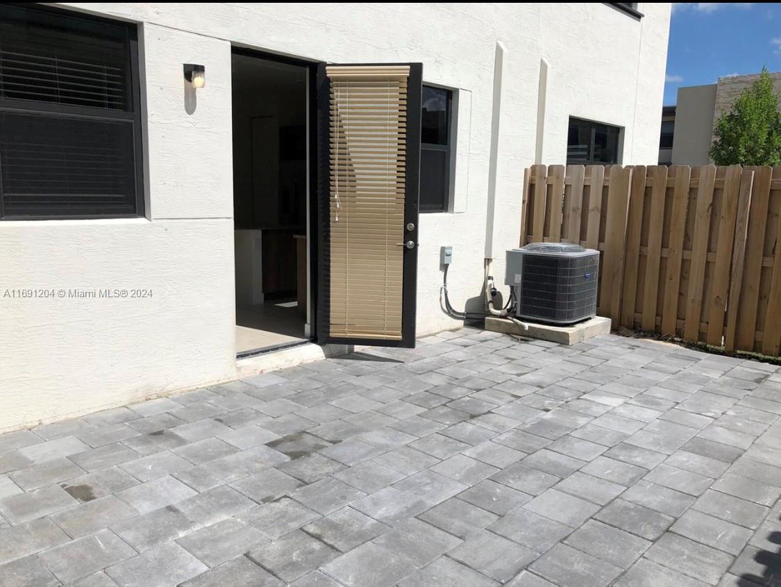 GRAND BAY SOUTH TOWNHOMES - Residential