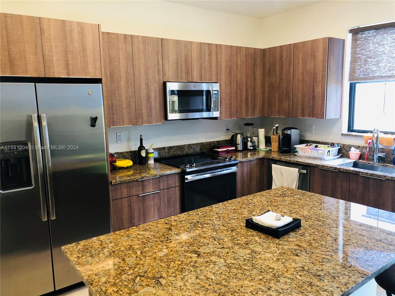 GRAND BAY SOUTH TOWNHOMES - Residential