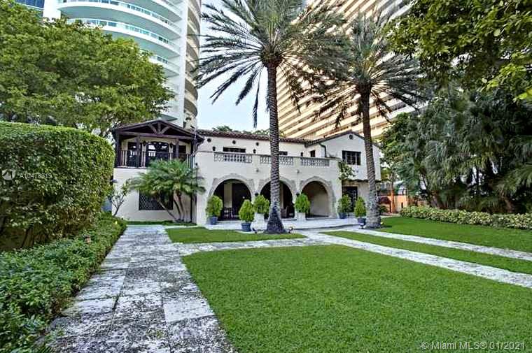 SANTA MARIA CONDO - Residential