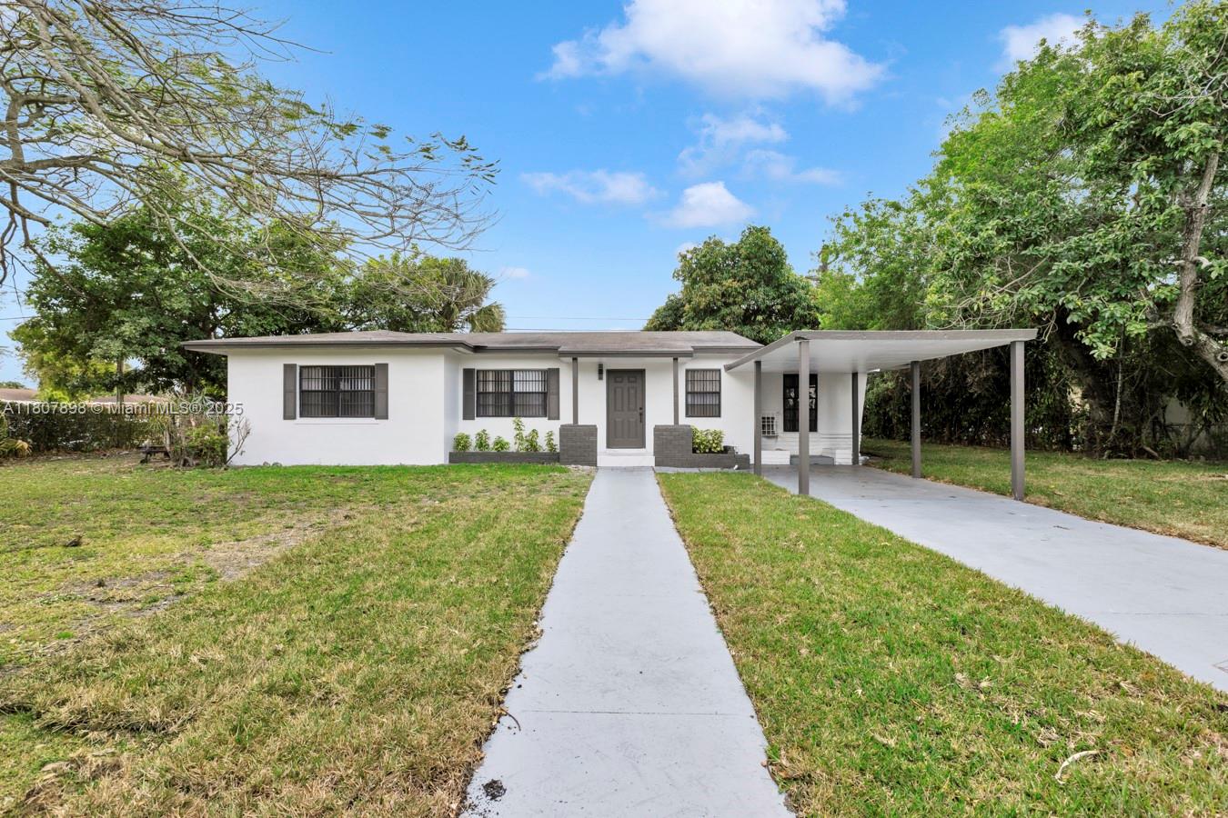 Address Not Disclosed, North Miami Beach, Miami-Dade County, Florida - 4 Bedrooms  
2 Bathrooms - 