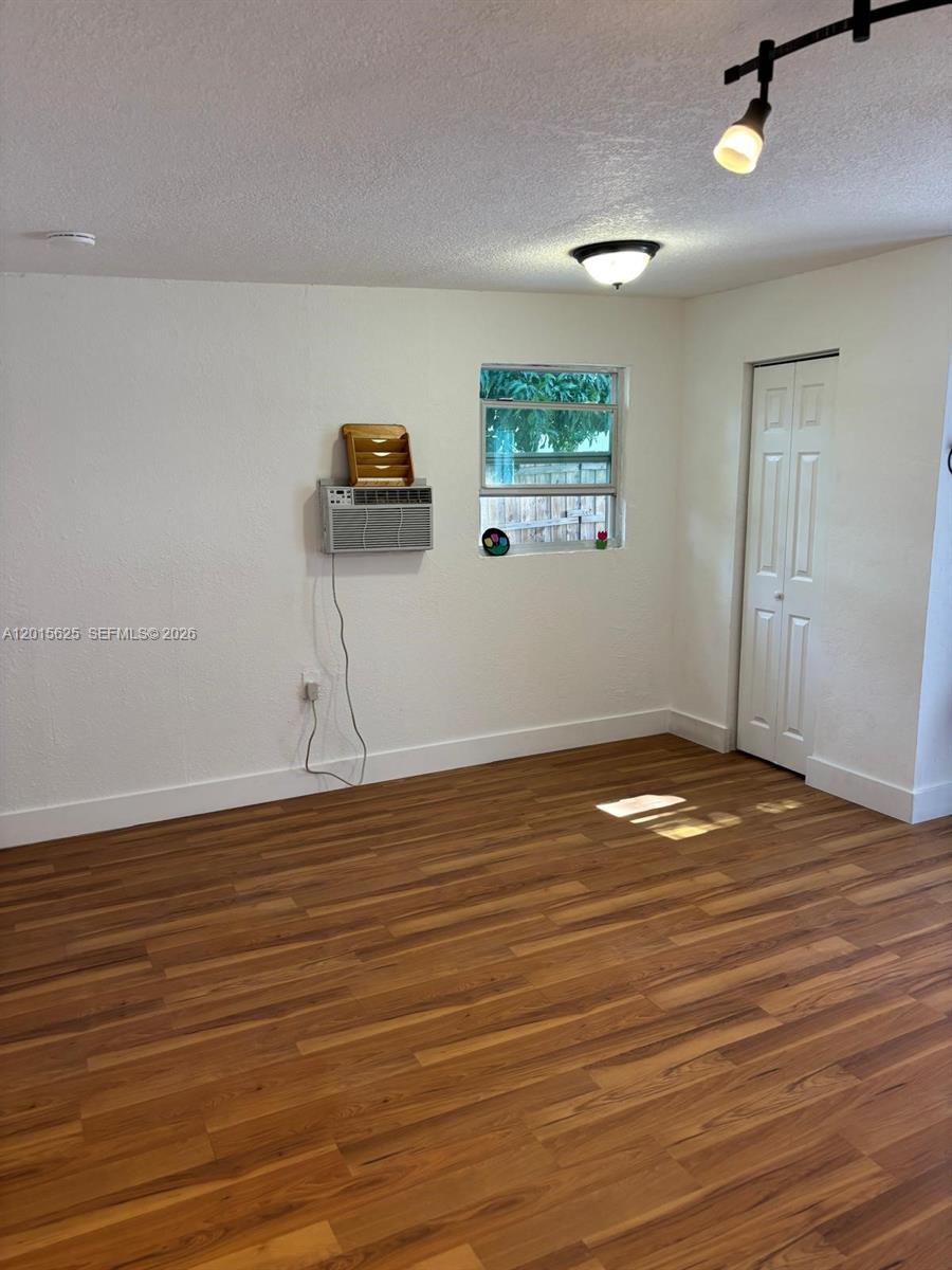 FLAMINGO VILLAGE - Residential