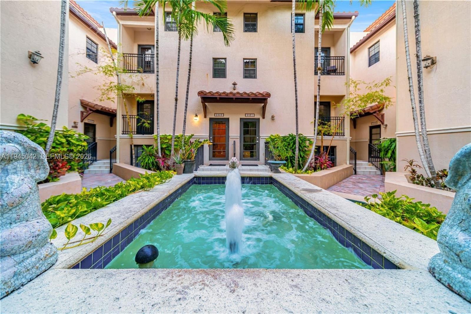 2829 Coconut Ave 2829