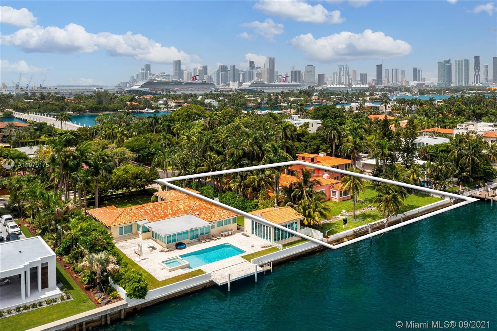 HIBISCUS ISLAND - Land