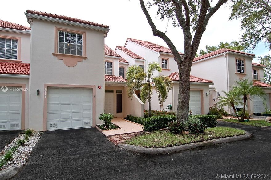 WOW! 3 BEDROOM + OFFICE UPGRADED TOWNHOME WITH GARAGE IN A GATED COMMUNITY AND A WONDERFUL IN-TOWN LOCATION CLOSE TO EVERYTHING! AWESOME KITCHEN WITH 42" WHITE CABINETS, HIGH-END BLUE PEARL GRANITE COUNTERS, S/S APPLIANCES WITH 1 YEAR NEW REFRIFERATOR & DISHWASHER, AND BRAND NEW RANGE! RECESSED LIGHTING! CROWN MOLDING! EXCELLENT MASTER SUITE WITH WALK-IN CLOSET & UPDATED MASTER BATH! FRESHLY PAINTED! TILE DOWNSTAIRS & WOOD LAMINATE UPSTAIRS! LARGE SCREENED PATIO! STEPS FROM THE COMMUNITY POOL! APPLICATION/ASSOCIATION APPROVAL REQUIRED! NO RENTALS! 650 MINIMUM CREDIT SCORE PER HOA!