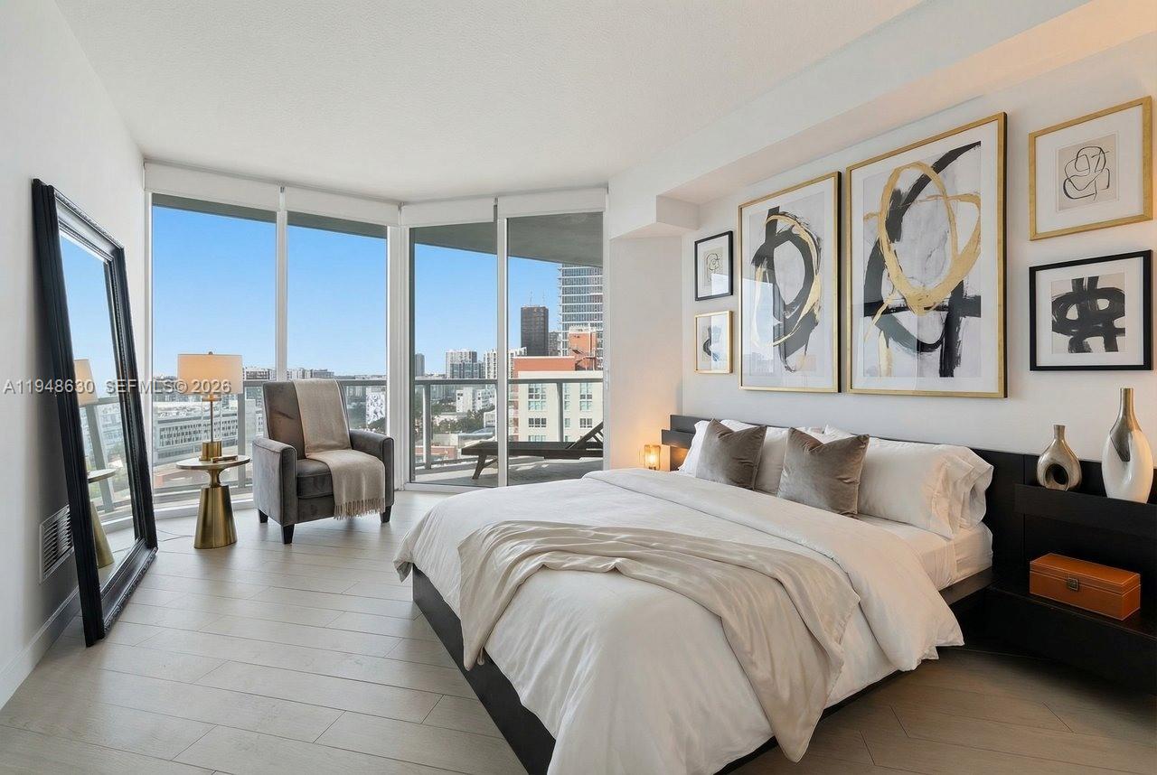 1900 N Bayshore Dr 1518